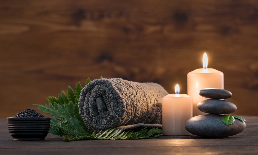 Image 3: Enjoy a Relaxing Time with One or Three 60-Min Aromatherapy Bodywork