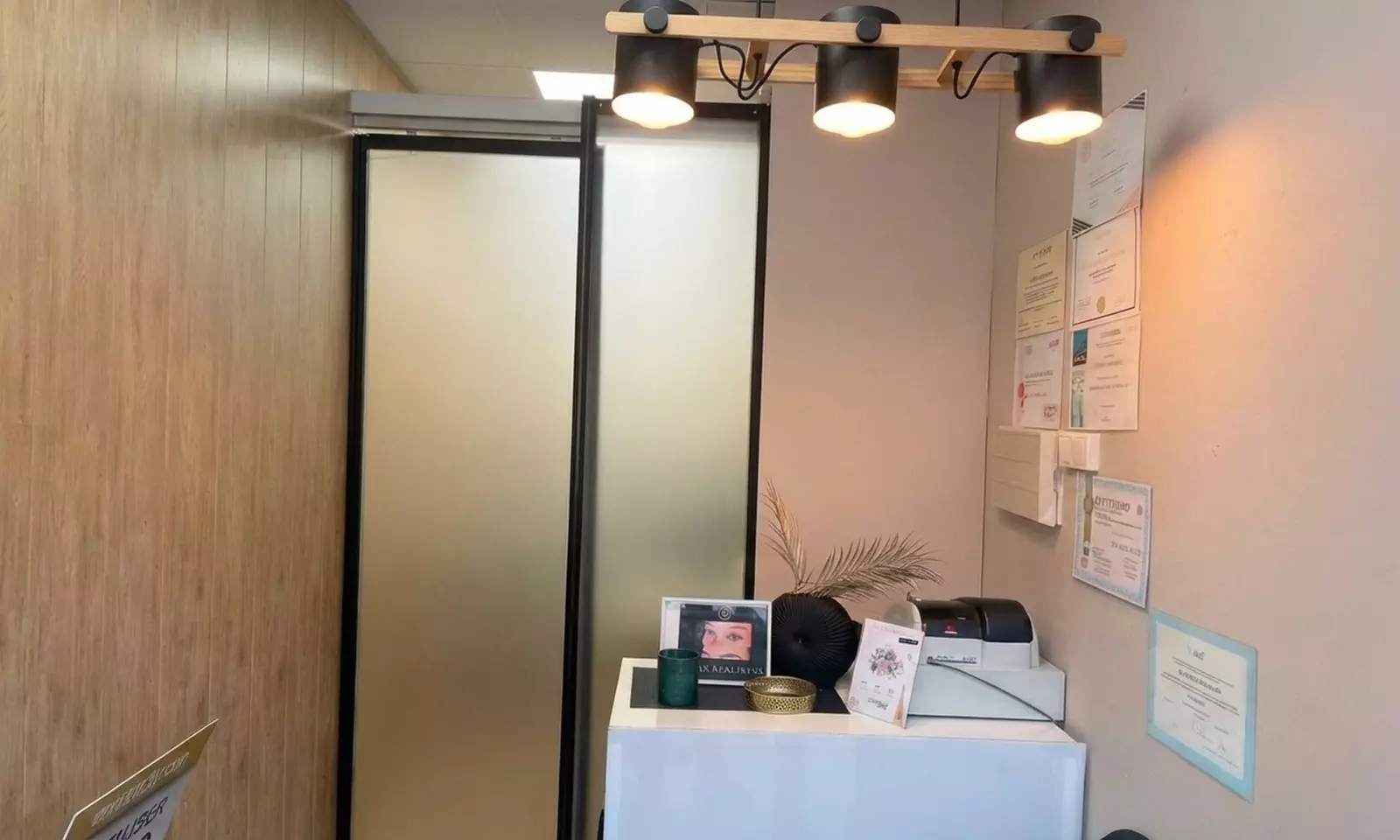 Lifting de pestañas con opcíon a tinte, diseño y depilacion de cejas