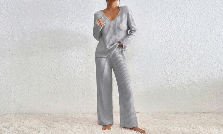 Image 6: Women’s V-neck Knitted Solid-colour Two-piece Set 