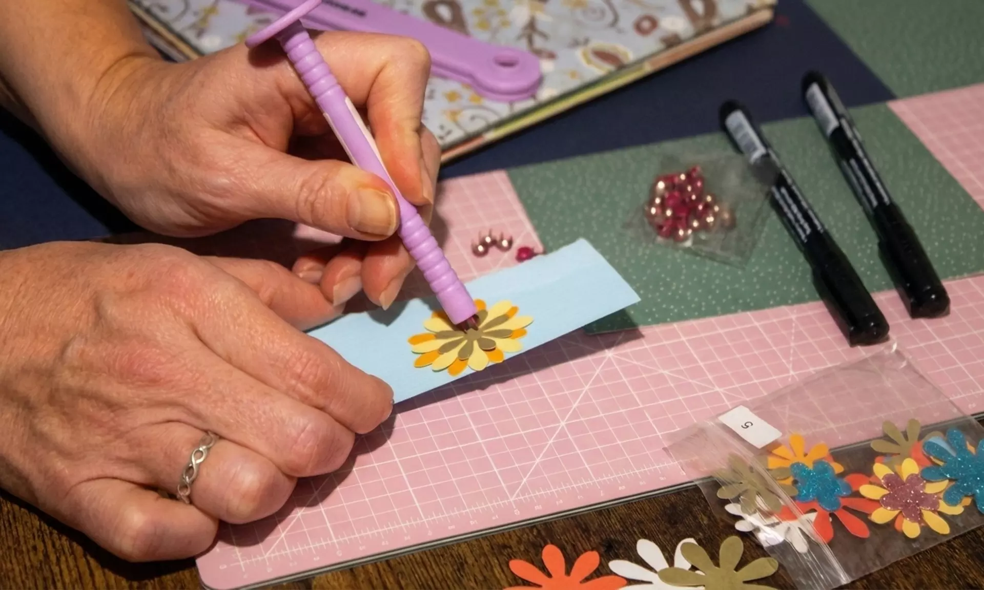 Taller de Papelería creativa (scrapbooking) con bebida y picoteo