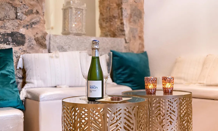 Image 2: Masaje con técnica a elegir o ritual Alella Essence en pareja