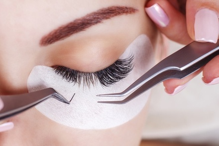 Natural Set of Eyelash Extensions 60 Pieces - Lash Belle