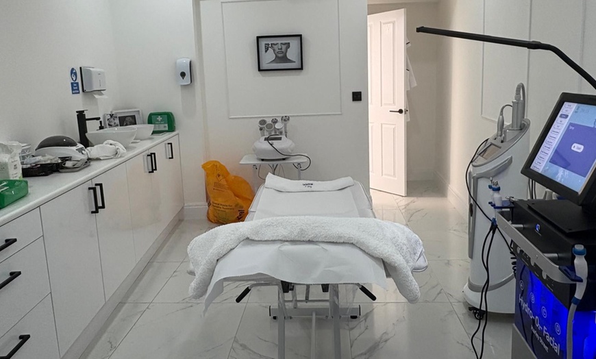 Image 2: Up to 76% Off on Facial - HydraFacial at One Aesthetics Boutique