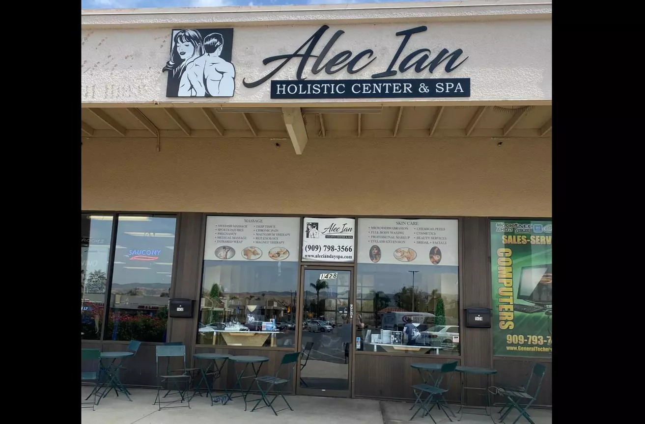 Classic Swedish, Deep Tissue or CBD Massage w/Posh Deluxe Facial Combo