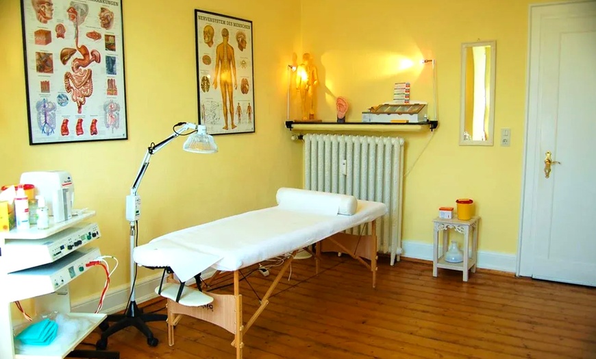 Image 2: 10- oder 16 Punkte Hyaluron-Lifting mit innovativer BAP-Technik