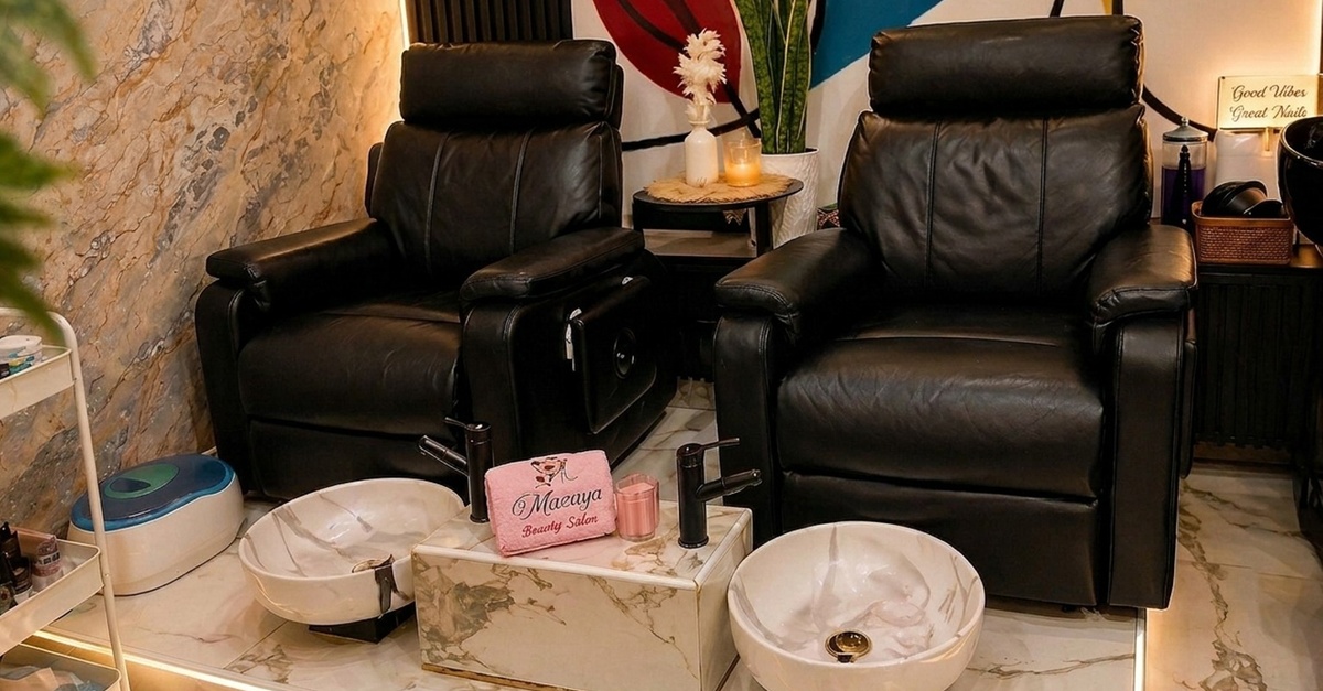 Professional Manicure & Pedicure For Revitalizing Hands & Feet Professional Manicure & Pedicure For Revitalizing Hands & Feet