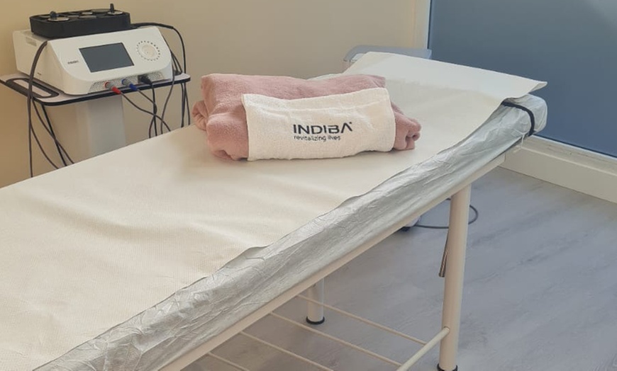 Image 5: 1, 2 o 4 sesiones de tratamiento capilar con radiofrecuencia Indiba 