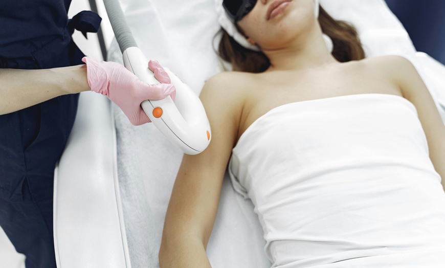 Image 3: Enjoy 6 Laser Hair Removal Sessions on Small, Medium or Large Areas 