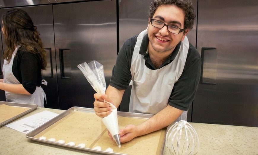 Image 2: Macaron Baking Class