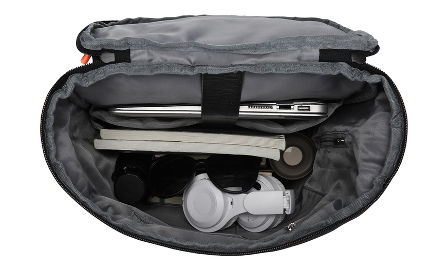 Image 13: Sac à dos avec chargeur USB