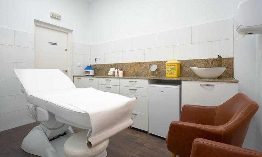 Image 4: Polinucleotidos en todo el rostro o contorno de ojos