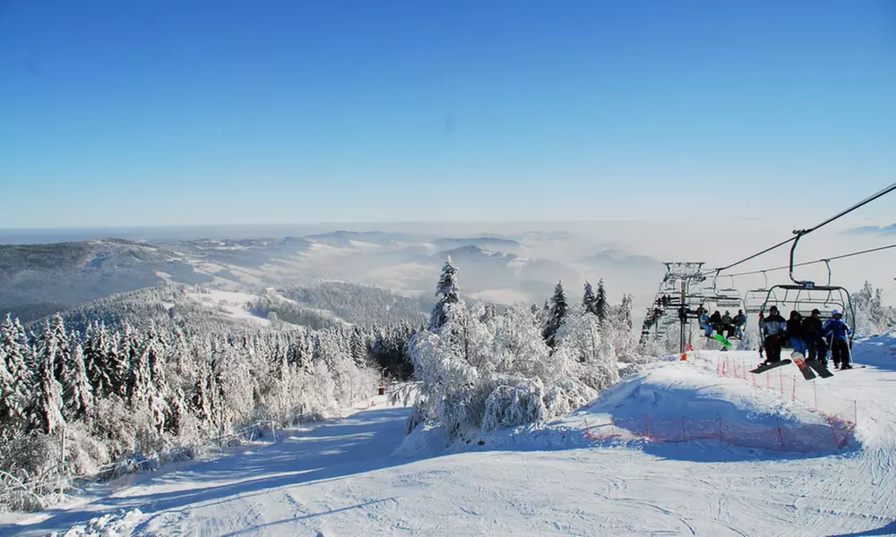 Karnet całodzienny dla 1-4 osób w sezonie wysokim w Laskowa-Ski