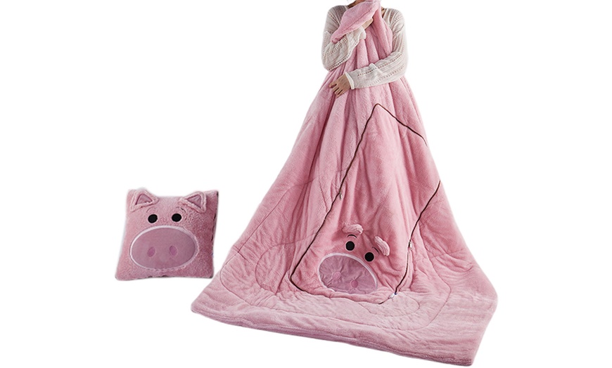 Image 5: Coperta e cuscino a tema cartoni