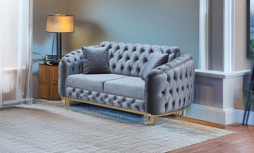 Image 13: Chesterfield & Kingston 3+2 Sofa Sets