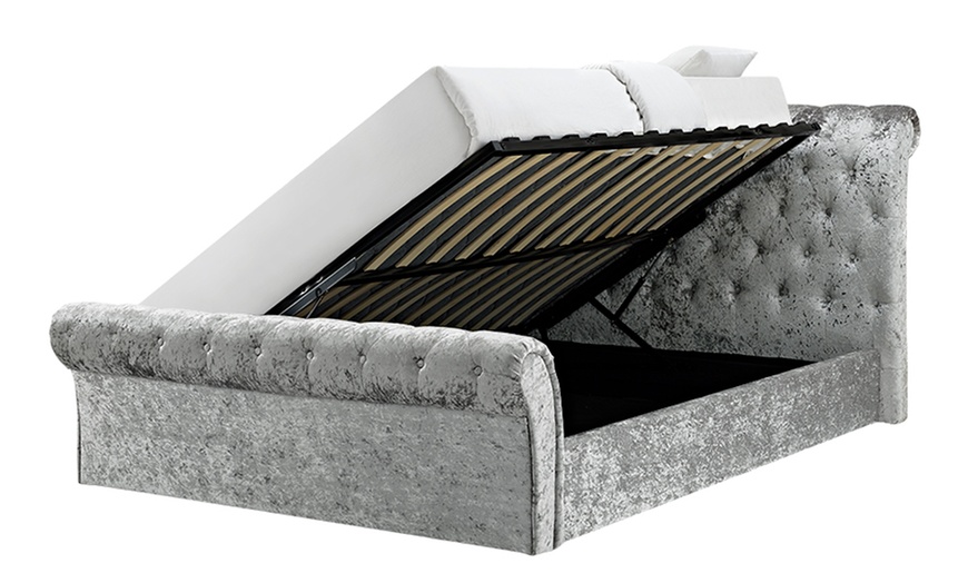 Image 4: Crushed Velvet Storage Bed