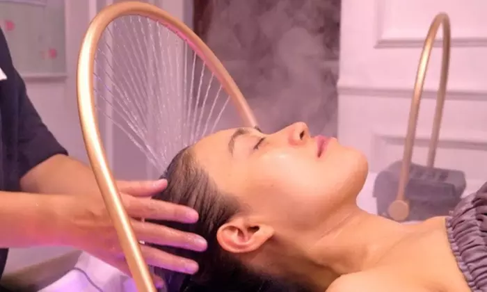 90-Minute VIP Package: 60 min Scalp Spa + 30 min Facial Gua Sha Up to28% Off at Spa Eves