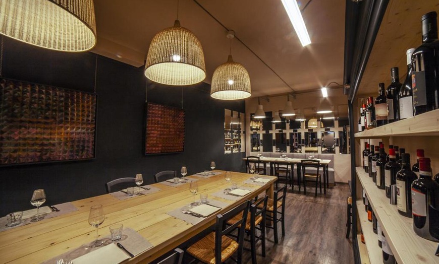 Image 24: Lucca: soggiorno in camera a scelta con colazione, cena, vino e e-bike