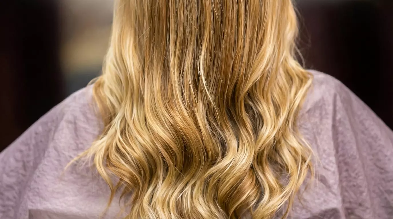 Women’s Hair Color & Highlight Refresh