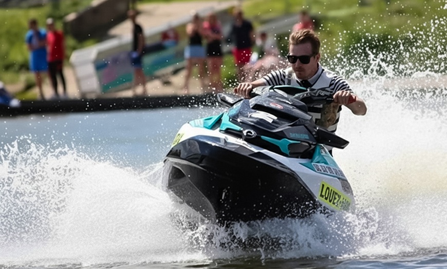 Image 3: Jet-ski et photos HD en option à Jussy avec Aqua R Fly