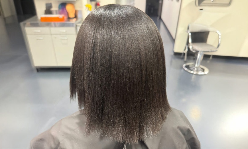 Image 3: Root Touch Up or Partial Highlights or One or Two Sessions of Blowout