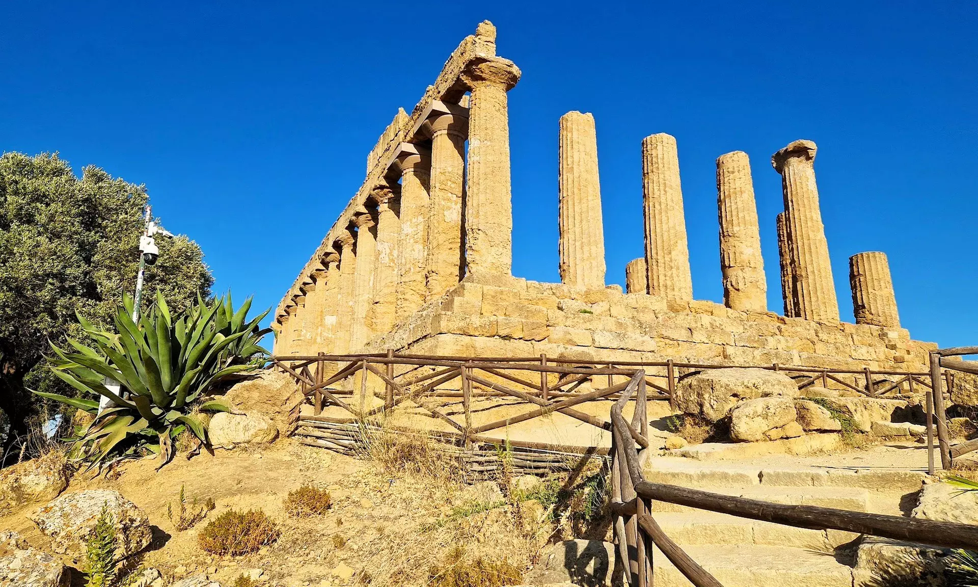 ✈ Sicily Road Trip with Flights, Car & Stay