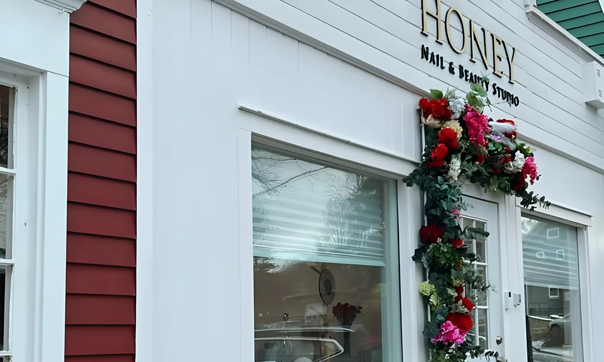 30-Minute 1, 2, or 3 Sets of Eyelash Extensions (Strip or Cluster)