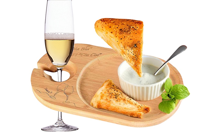 Image 2: Set di 2 taglieri in bambù con portabicchiere