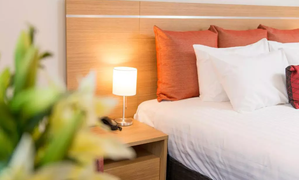 Adelaide: Superior King Room w/Food & Beverage Voucher & Late Checkout