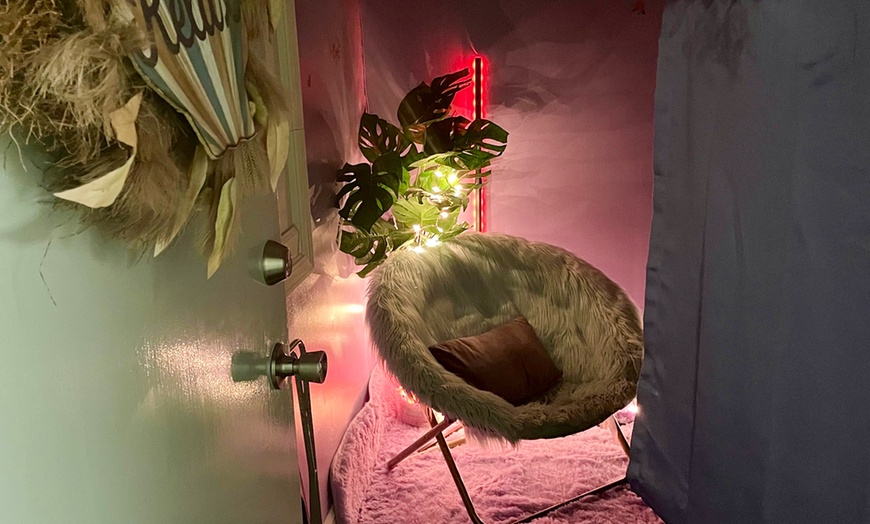Image 3: Swedish & Deep Tissue Massages with Aromatherapy