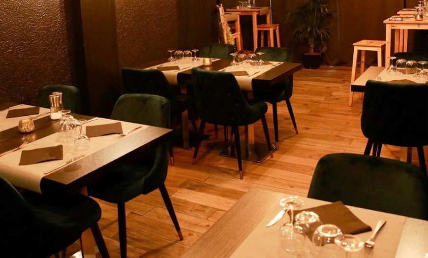 Image 7: Menu burger avec frites ou salade et dessert, sur place ou à emporter