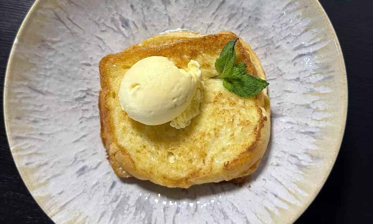 Menú para 2 o 4 personas con entrante, principal, postre y bebidas