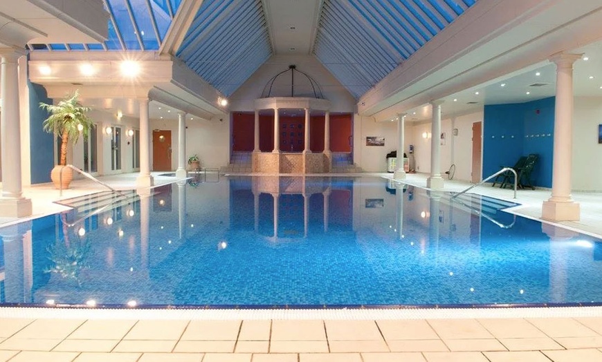 Image 3: Relaxing Spa Day with Dining & Prosecco at Country Club Retreat
