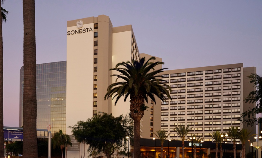 Image 18: Member Pricing: 4* Hotel Near Venice Beach With Shuttle, Pool 