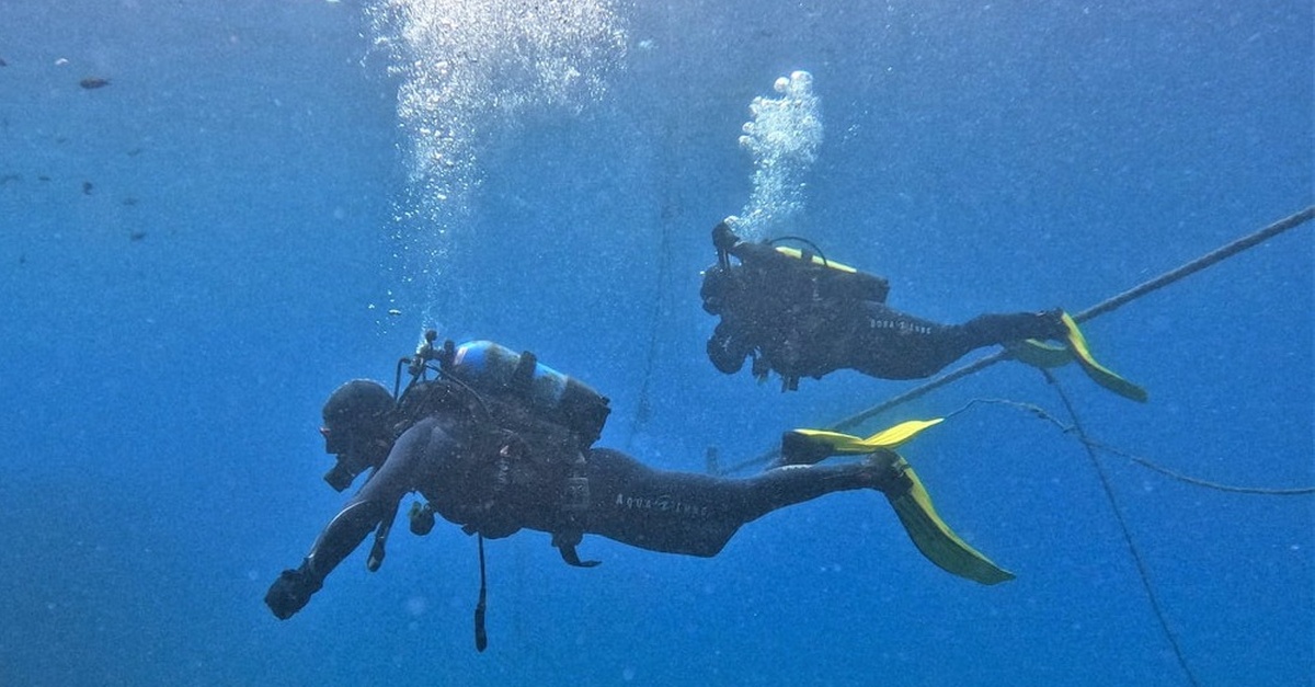 Bautismo de buceo con instructor y equipamiento en Granada