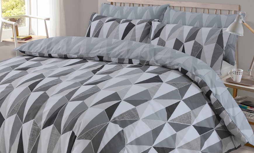 Image 2: Dreamscene Geometric Duvet Set