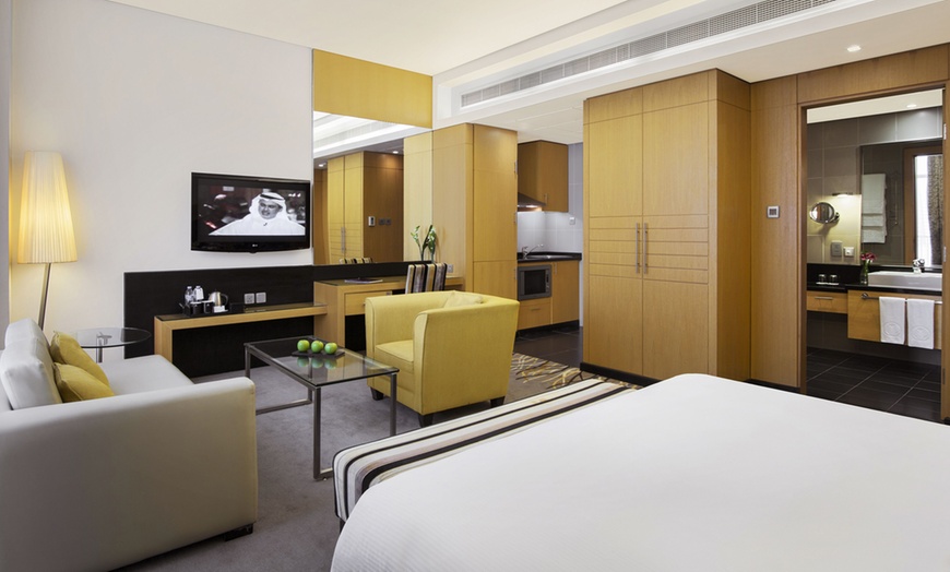 Image 10: Abu Dhabi: 1 Night Hotel Stay with Breakfast or Half Board