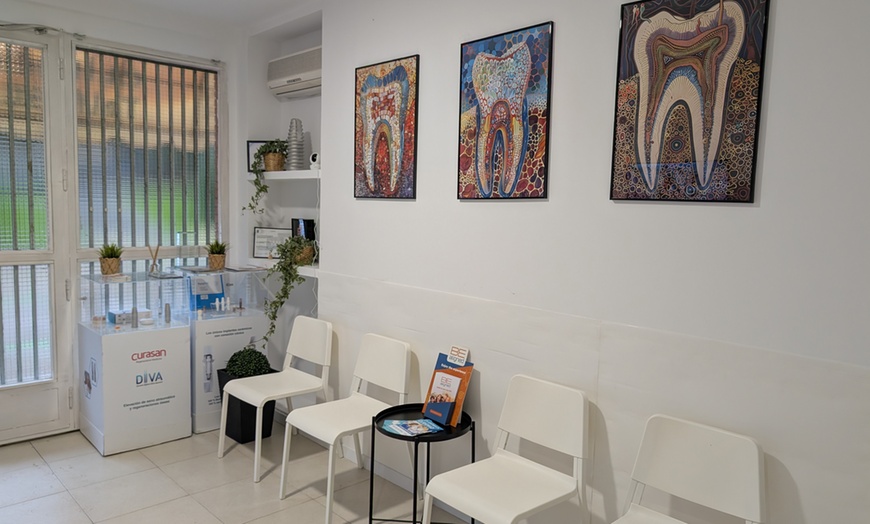 Image 5: Higiene dental completa, revisión y opción a curetaje de 1 o 2 arcadas