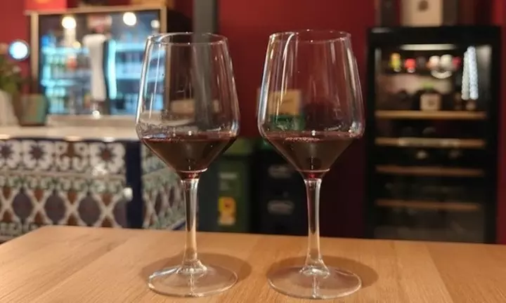 Cata de 4 vinos con maridaje de tapas para 1, 2 o 4 personas