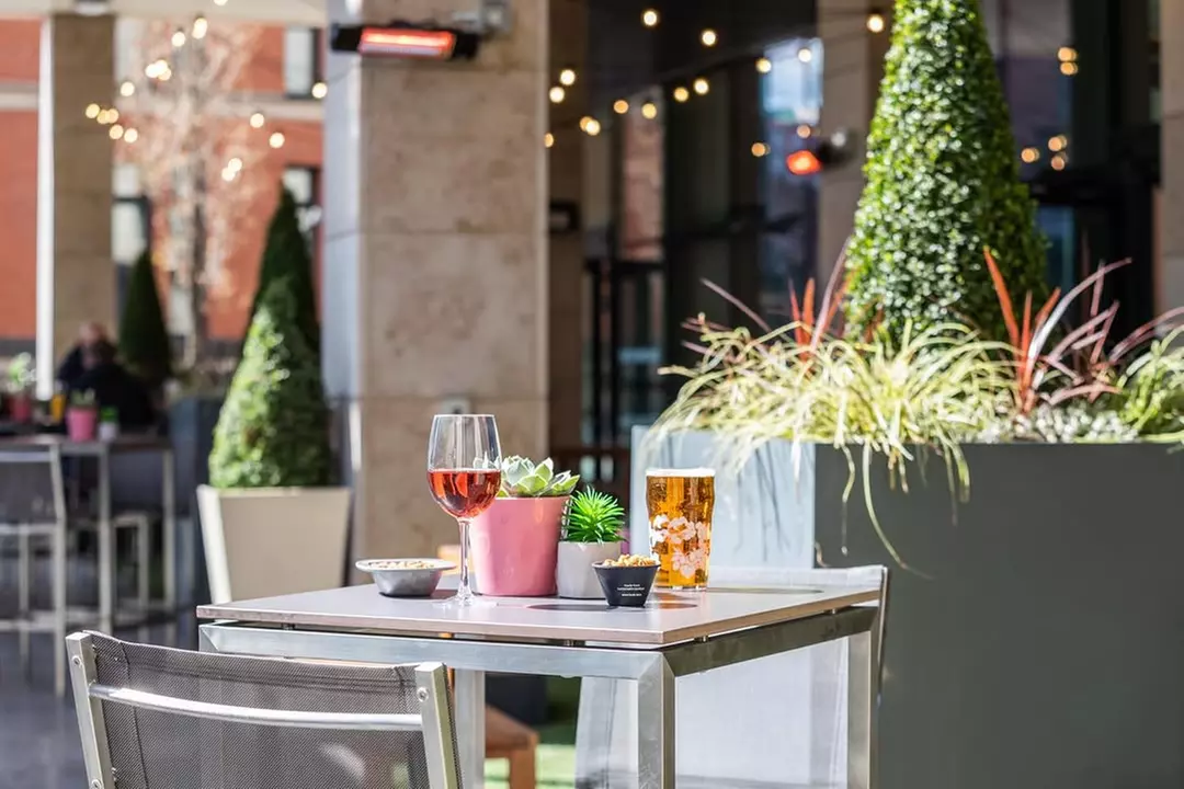 Deluxe Asian Pan Afternoon Tea and Prosecco - 4stars Holiday Inn Hotel