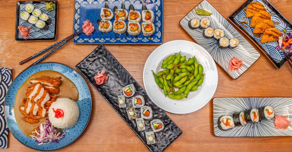 Sushi Feast for Two: 30 or 50 Pieces + Drinks Included at Groupon