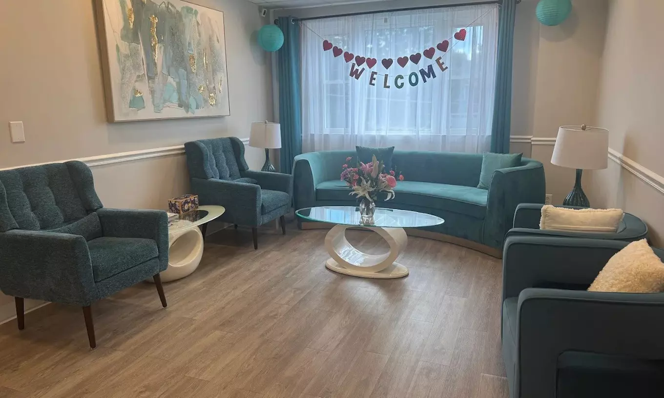 Choice of 45-, 60-, 70- or 75-Minute Pampering Package at Unique Massage Spa (Up to 50% Off) - Second Medium