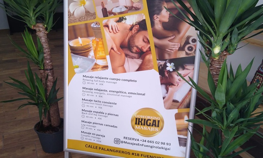 Image 6: Masaje relajante con aromaterapia o masaje Tacto Consciente