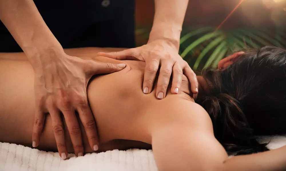 50-Min Deluxe Body Massage+ Hot Stone & Essential Oil(Also for Coples)