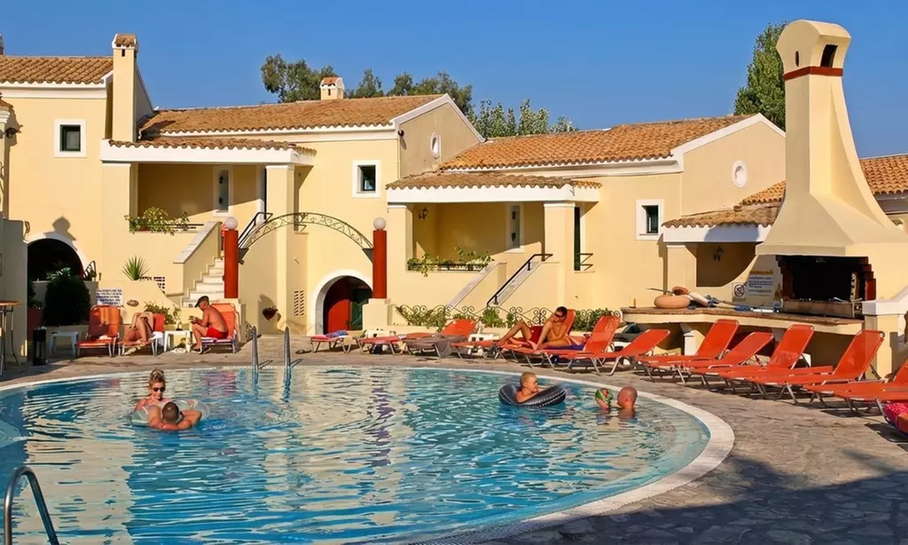 ✈ Corfù, Estate 2026: Volo diretto più 7 notti in hotel