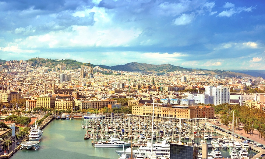 Image 2: Barcelona: 3, 4 o 5 noches con entrada de 3 días al G.P. de Fórmula 1