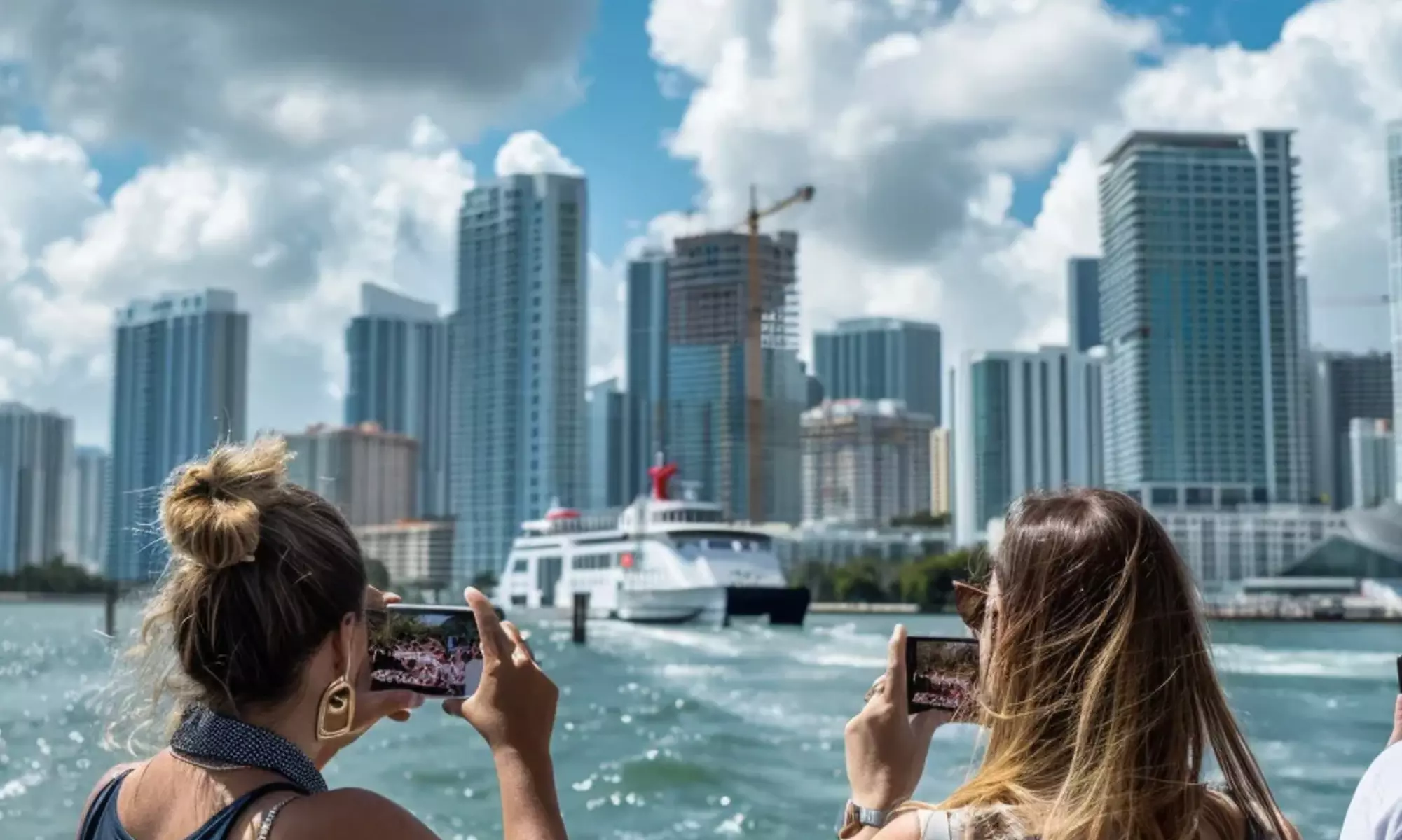 Miami Waterfront Adventure: 90-Minute Cityscape Tour
