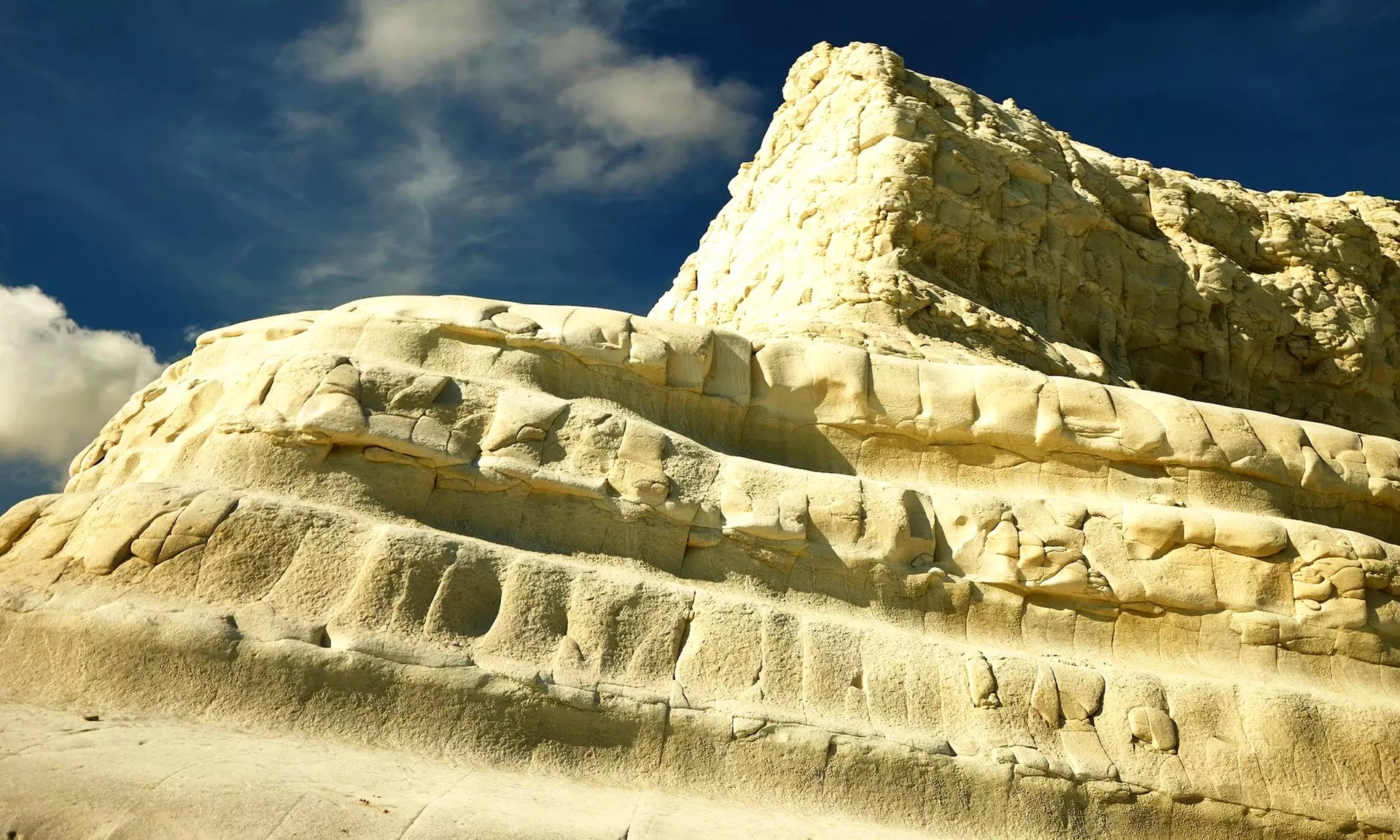 ✈ Sicily Road Trip with Flights, Car & Stay