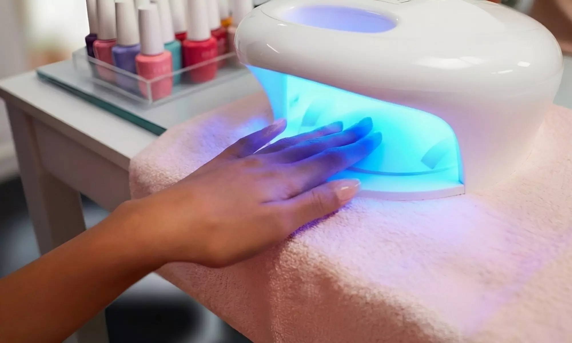 Verzorgende nagelbehandeling met acryl of gellak