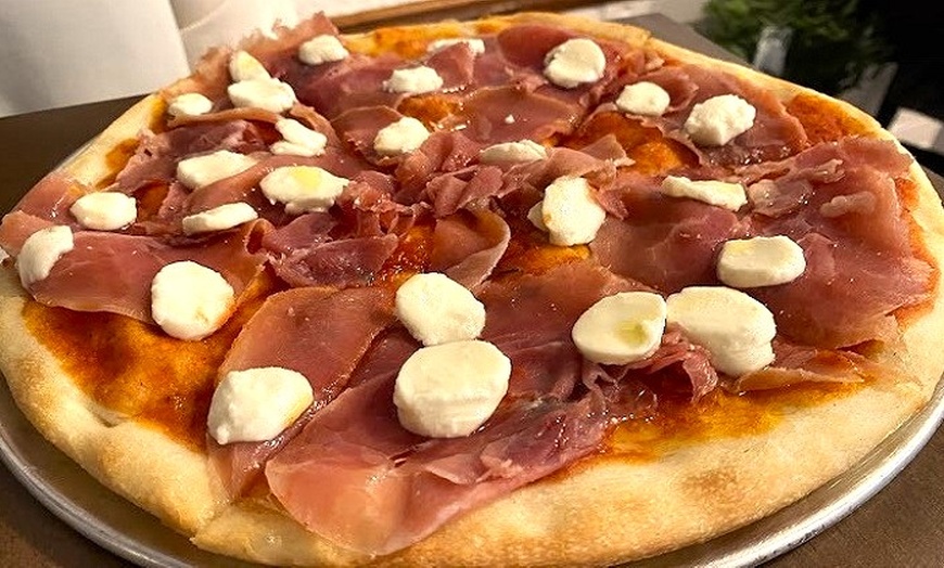 Image 20: ¡Dirección Italia! Menú completo de pizza o pasta para 2 o 4 personas