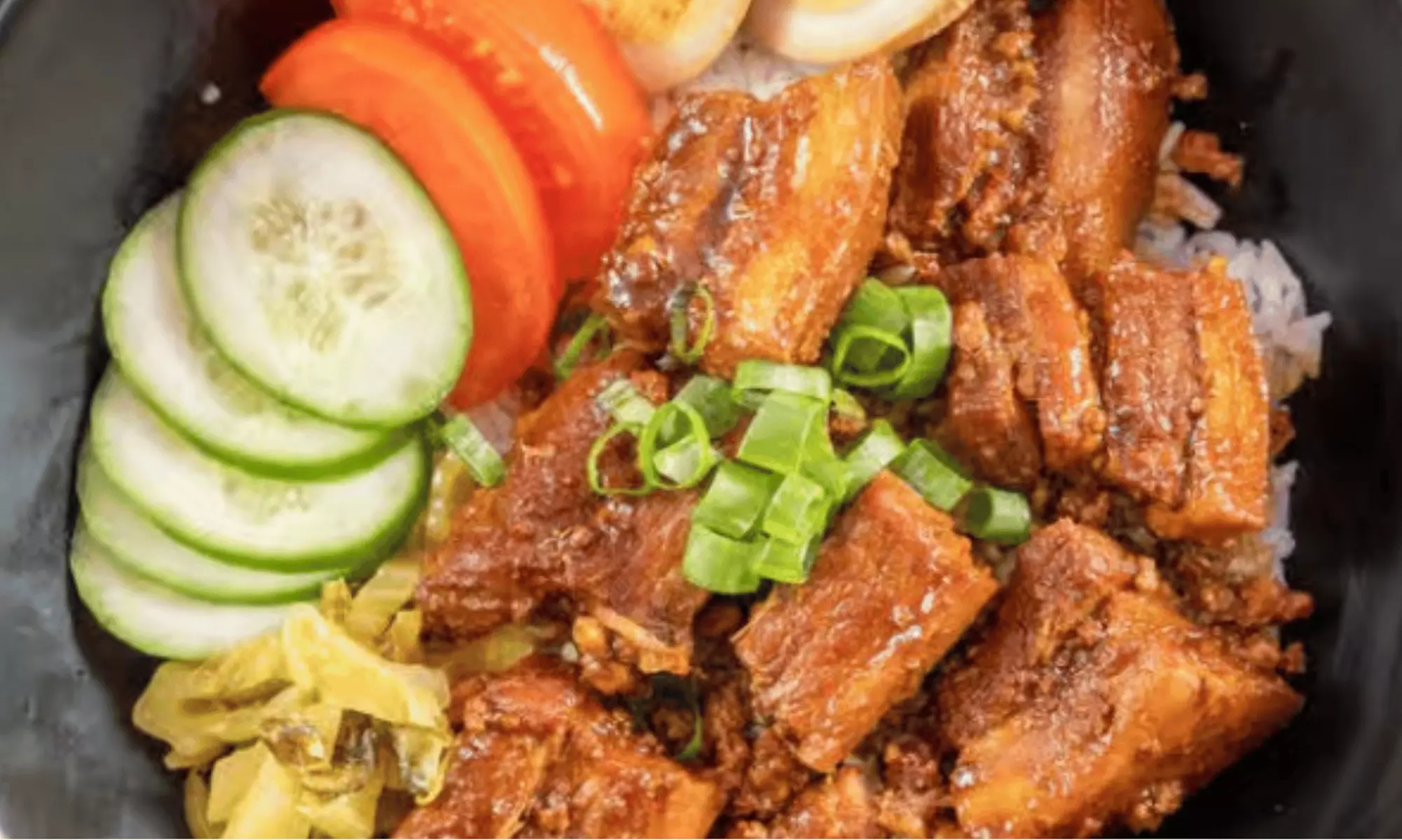 Enjoy Taiwanese Noodles or Rice with Refreshing Bubble Tea!